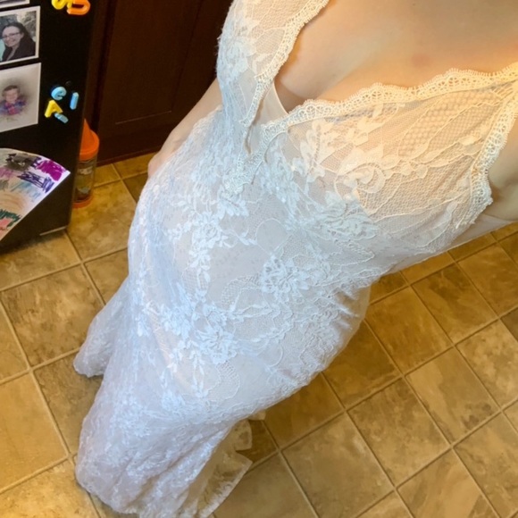 XSCAPE ivory lace gown - Picture 8 of 8
